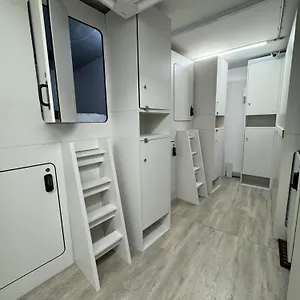Hotel Komo Pods, London